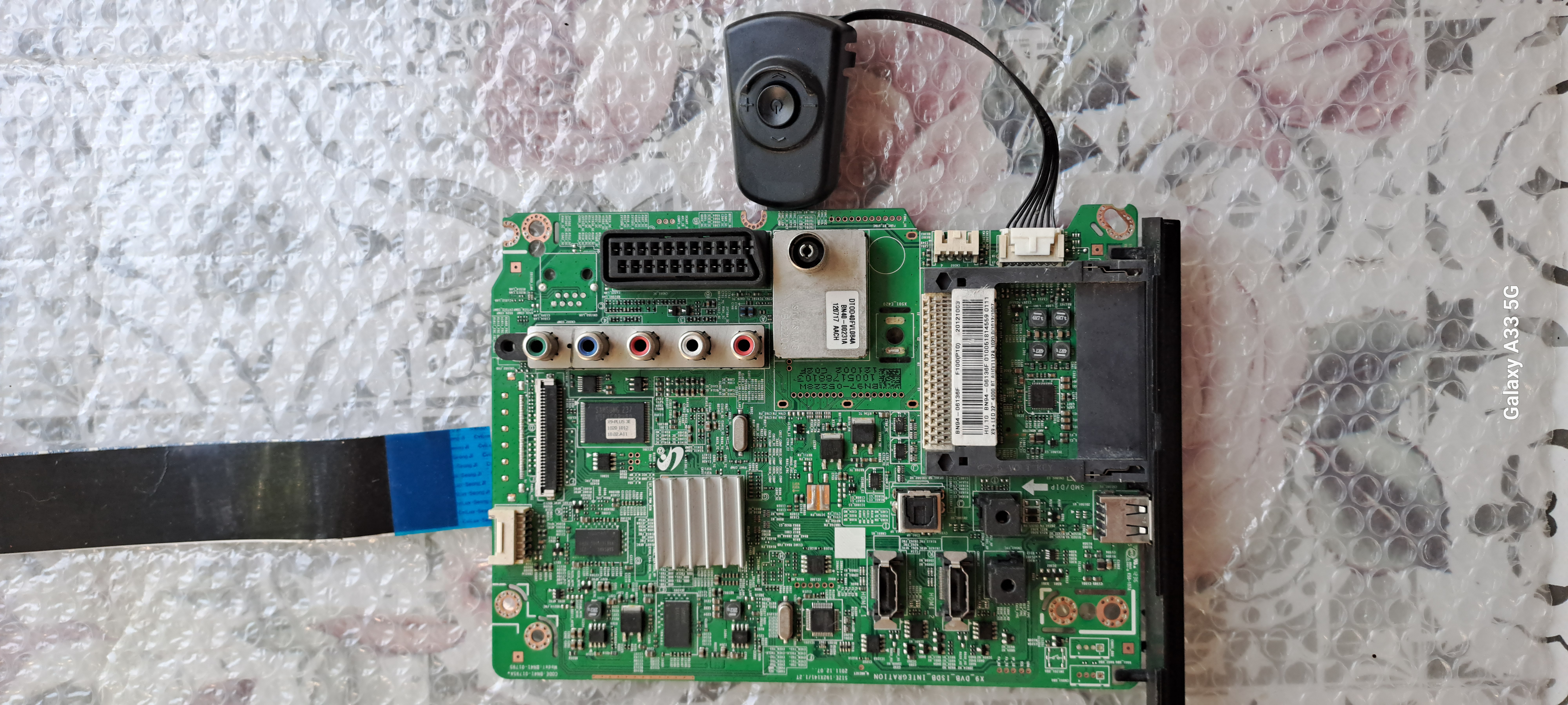 BN94-06136F,BN41-01795A,SAMSUNG UE32EH4000WXBT